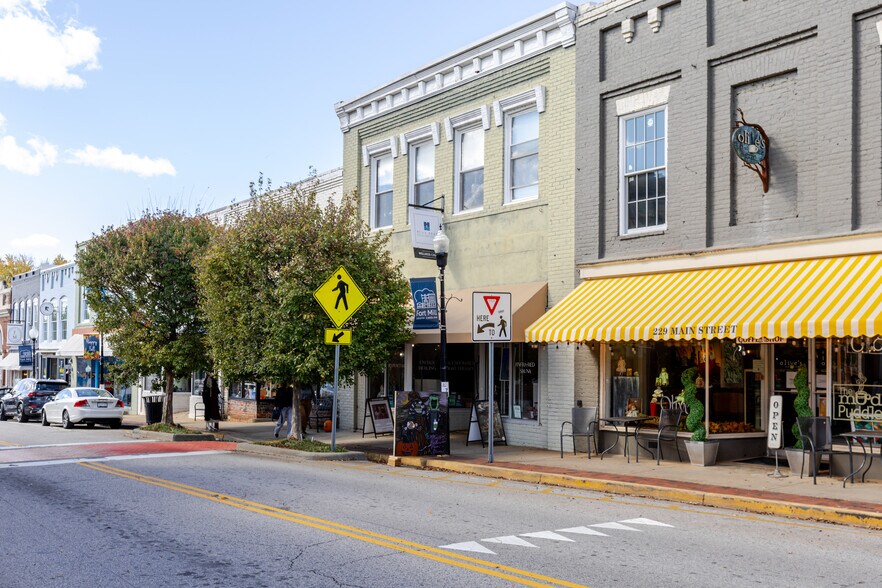 More Photos Of 227 Main St, Fort Mill Office For Lease