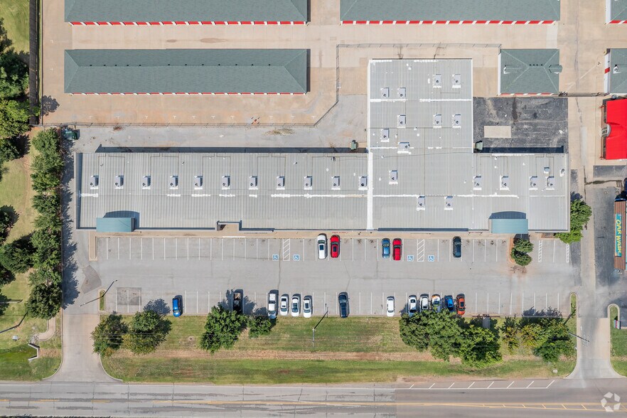 More Photos Of 331 S Cemetery Rd, Yukon Unknown For Lease