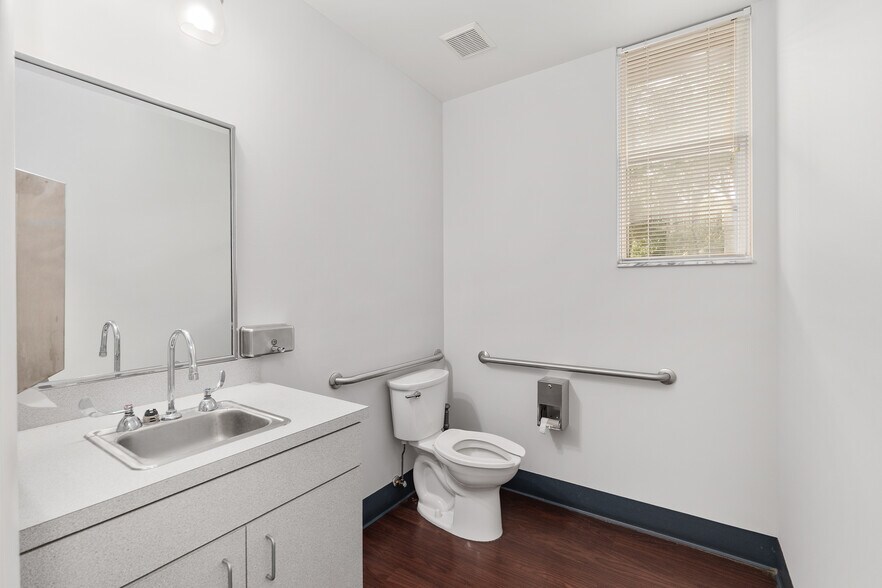 More Photos Of 1014 NW 57th St, Gainesville Medical For Lease