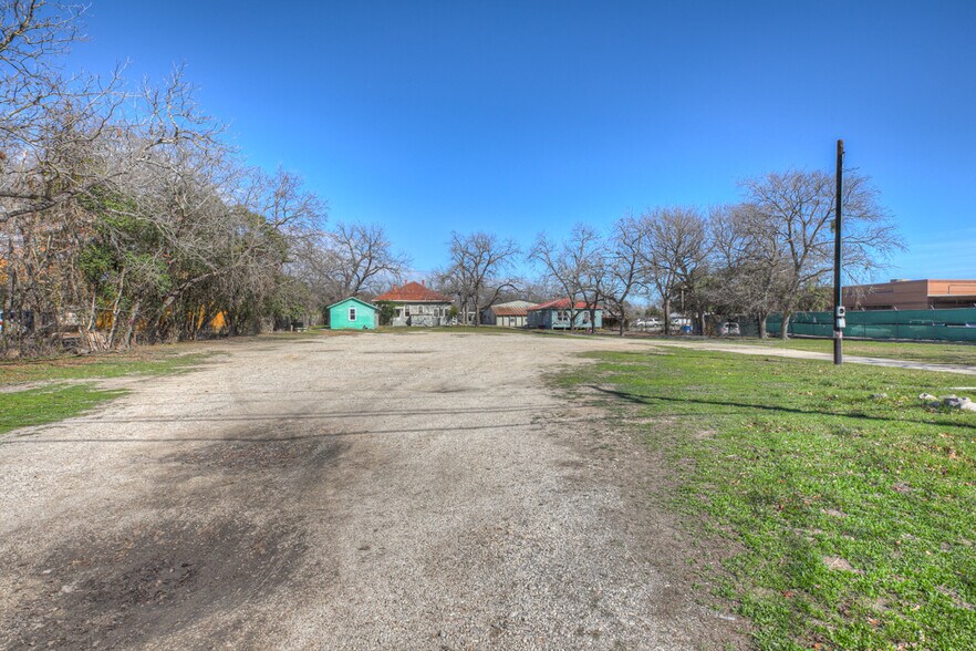 More Photos Of 650-664 S Seguin Ave, New Braunfels Land For Sale