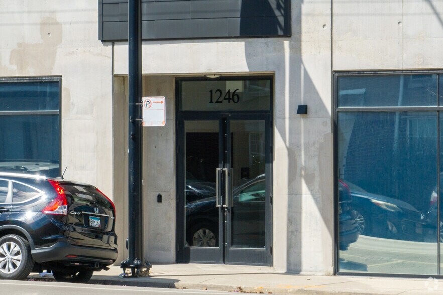 More Photos Of 1242 W Lawrence Ave, Chicago Apartments For Sale