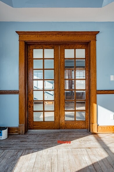 More Photos Of 8758 IN-9, Pendleton Light Manufacturing For Sale