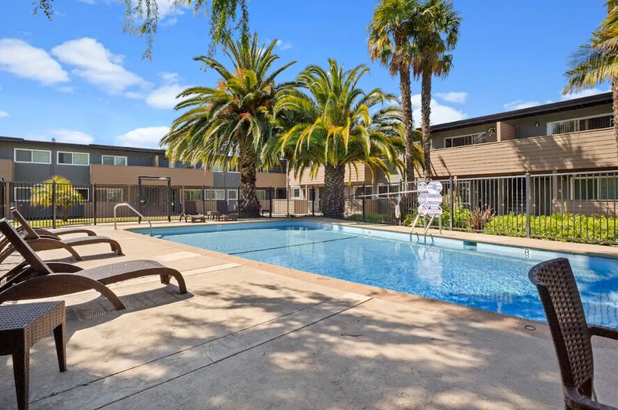 More Photos Of 550 Berry Ave, Hayward Apartments For Sale