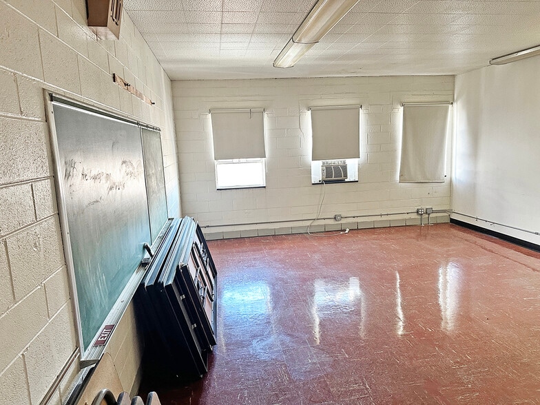 More Photos Of 11000 S Ewing Ave, Chicago Religious Facility For Sale