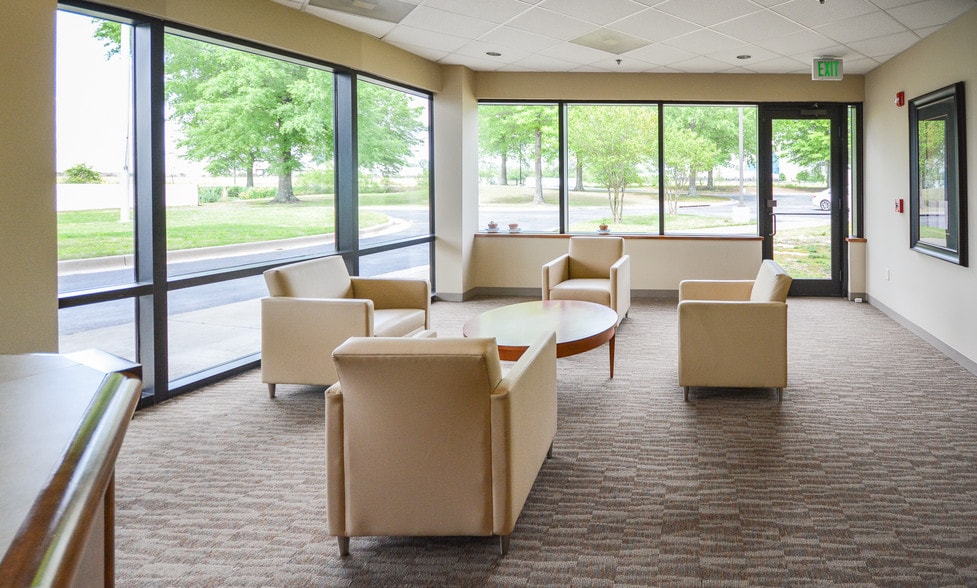 More Photos Of 7773 Sloane Dr, Little Rock Office For Sale