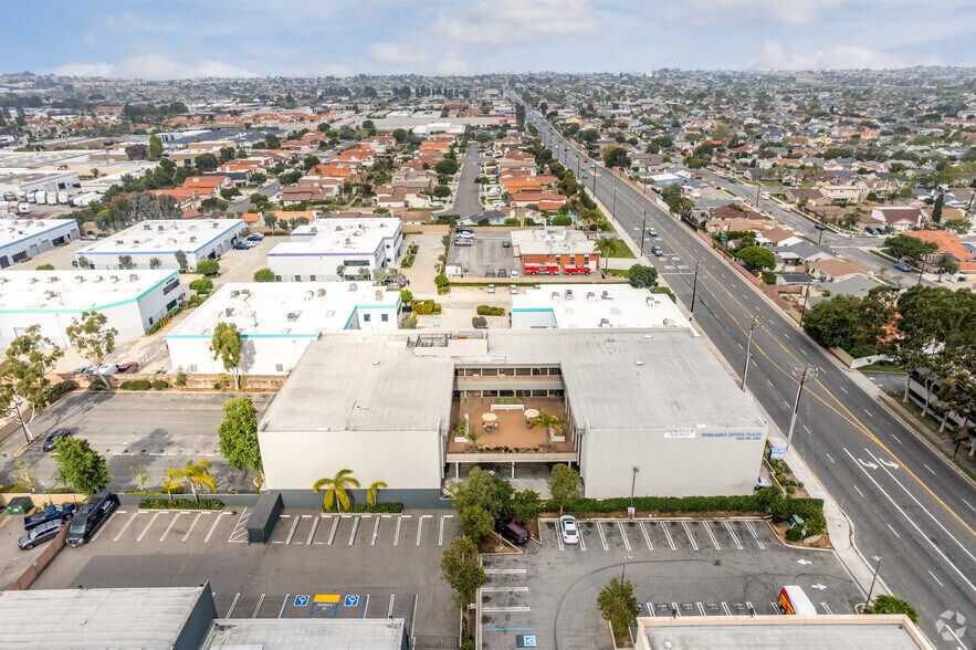 More Photos Of 3820 Del Amo Blvd, Torrance Loft Creative Space For Lease