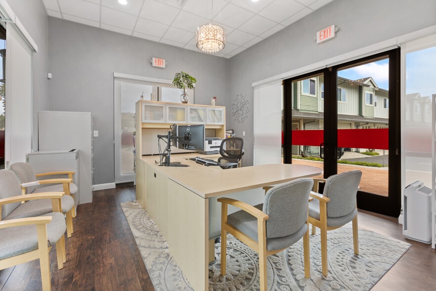 More Photos Of 1051 Kakala St, Kapolei Storefront Retail Office For Lease