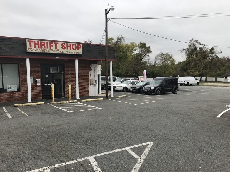 More Photos Of 7565-7569 Centreville Rd, Manassas Unknown For Lease