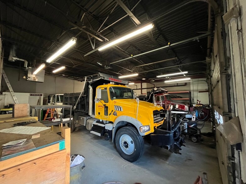 More Photos Of 108 Clematis Ave, Waltham Unknown For Lease