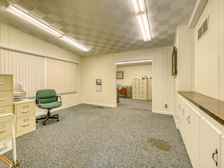 More Photos Of 111 Jones Ave, Monroe Warehouse For Lease