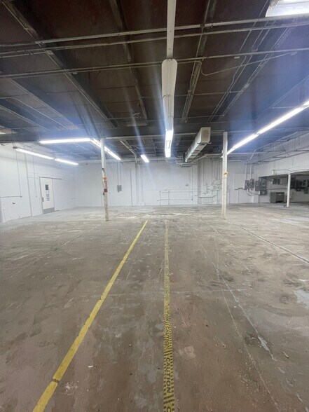 More Photos Of 5299 Saint Augustine Rd, Jacksonville Manufacturing For Lease