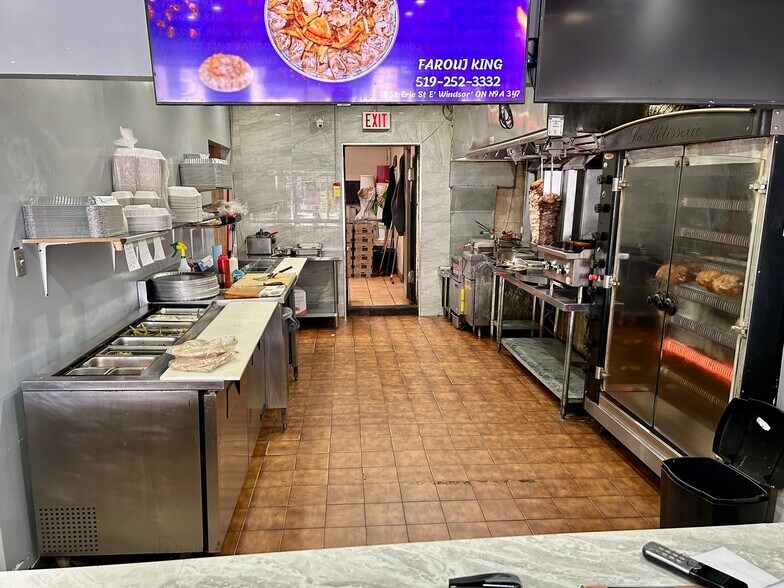 More Photos Of 851 E Erie St, Windsor Restaurant For Sale