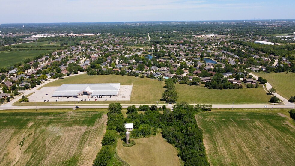 More Photos Of 10850 W Laraway Rd, Frankfort General Retail For Lease