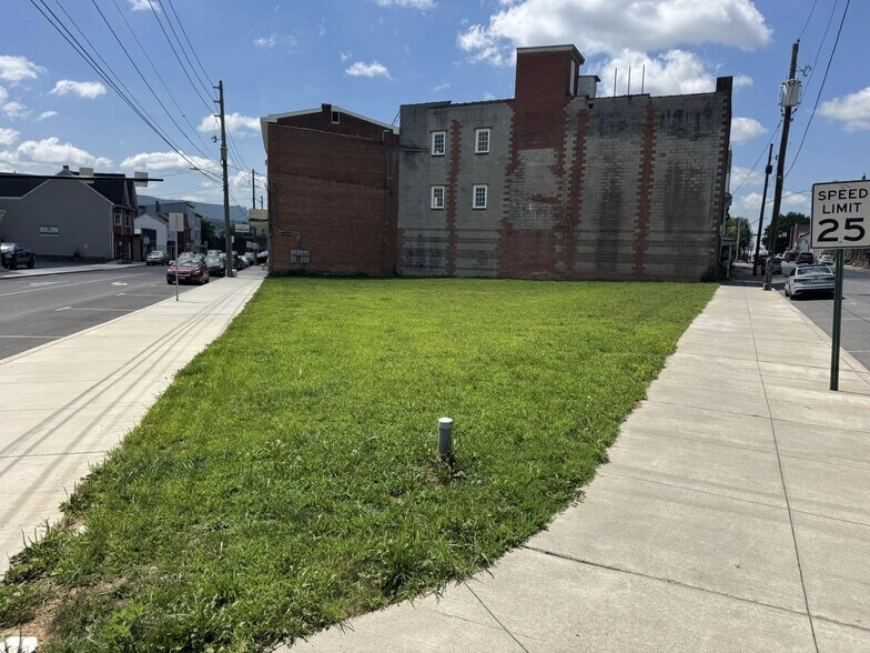 More Photos Of 45 Valley St, Lewistown Land For Lease