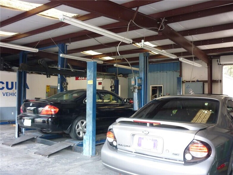 More Photos Of 4513 Covington Hwy, Decatur Auto Repair For Lease