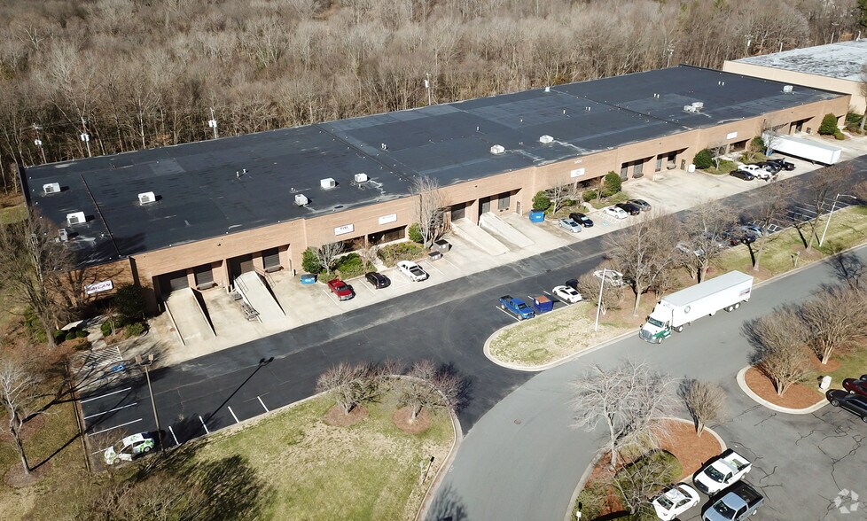 More Photos Of 3401 Woodpark Blvd, Charlotte Warehouse For Lease