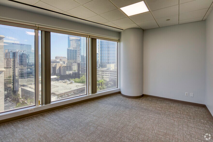 More Photos Of 100 S Ashley Dr, Tampa Office Residential For Lease