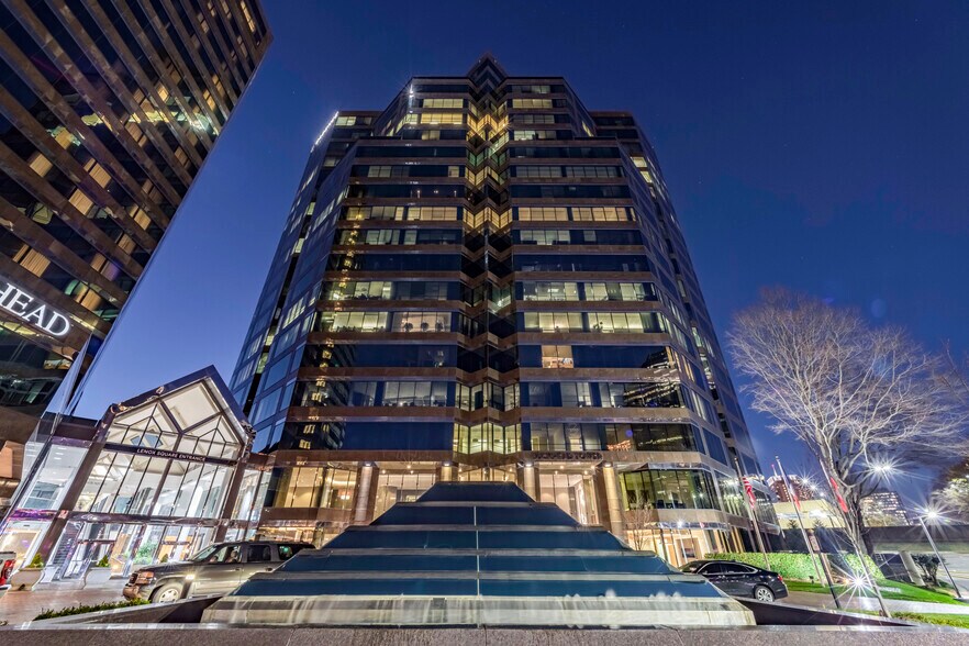 More Photos Of 3399 Peachtree Rd NE, Atlanta Coworking Space