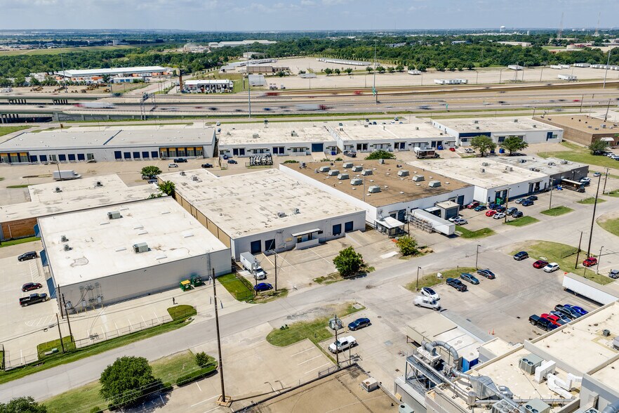More Photos Of 3250-3254 International Pl, Irving Warehouse For Lease