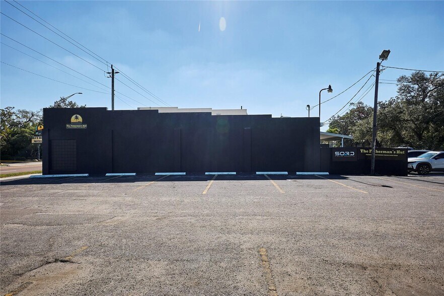 More Photos Of 1834 14th St, Bradenton Freestanding For Sale