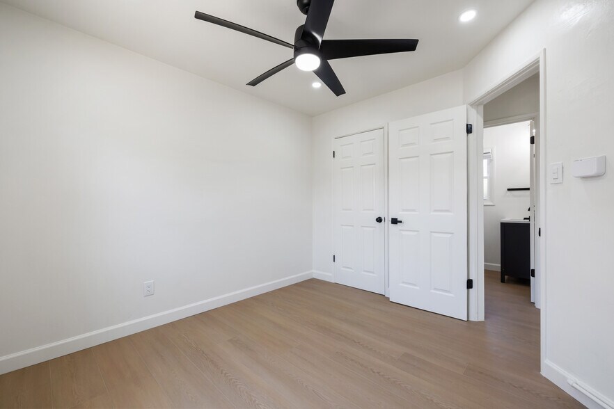 More Photos Of 530-32 Delaware St, Imperial Beach Apartments For Sale