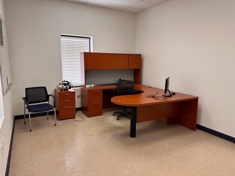 More Photos Of 5718 N County Road 1287, Midland Warehouse For Lease