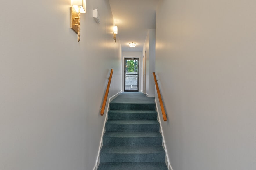 More Photos Of 8417 Patterson Ave, Richmond Office For Lease