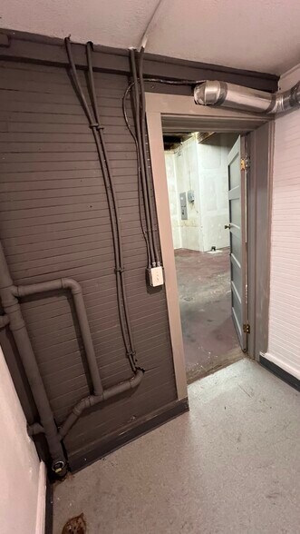More Photos Of 155 Main St W, Monmouth Storefront For Lease