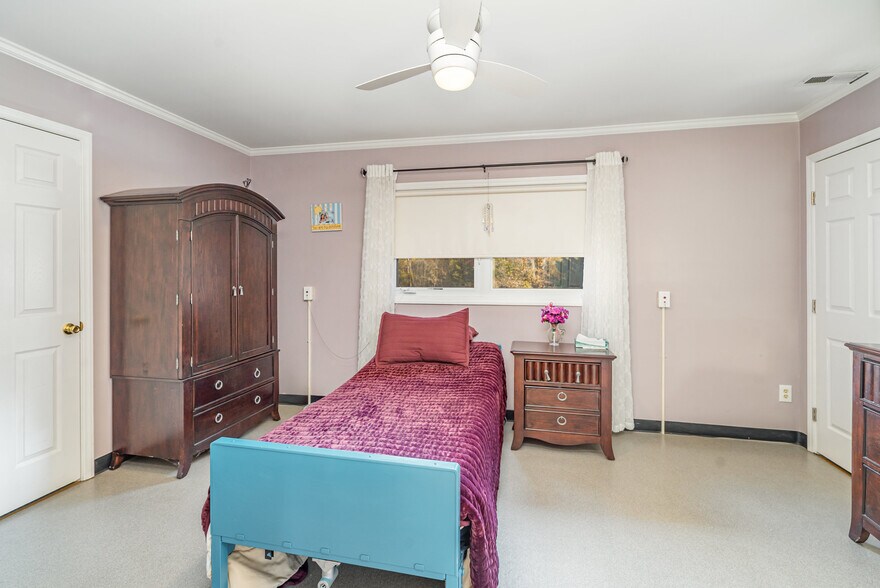 More Photos Of 2415A-2415B-2441 S Center St, Hickory Assisted Living For Sale