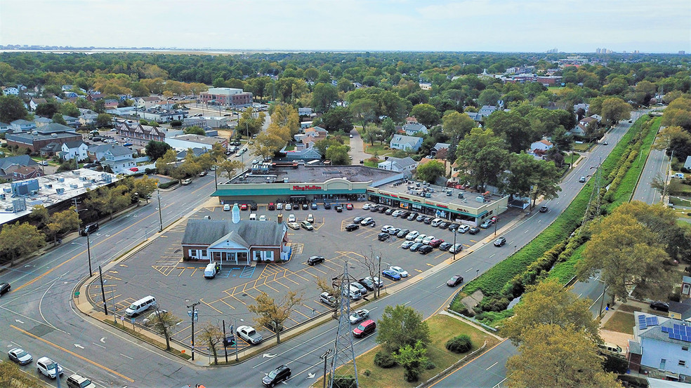 Primary Photo Of 1735 Peninsula Blvd, Hewlett Bank For Lease