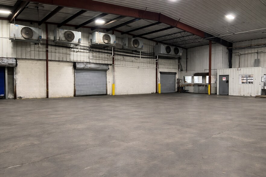 More Photos Of 432 N Royal St, Jackson Warehouse For Lease