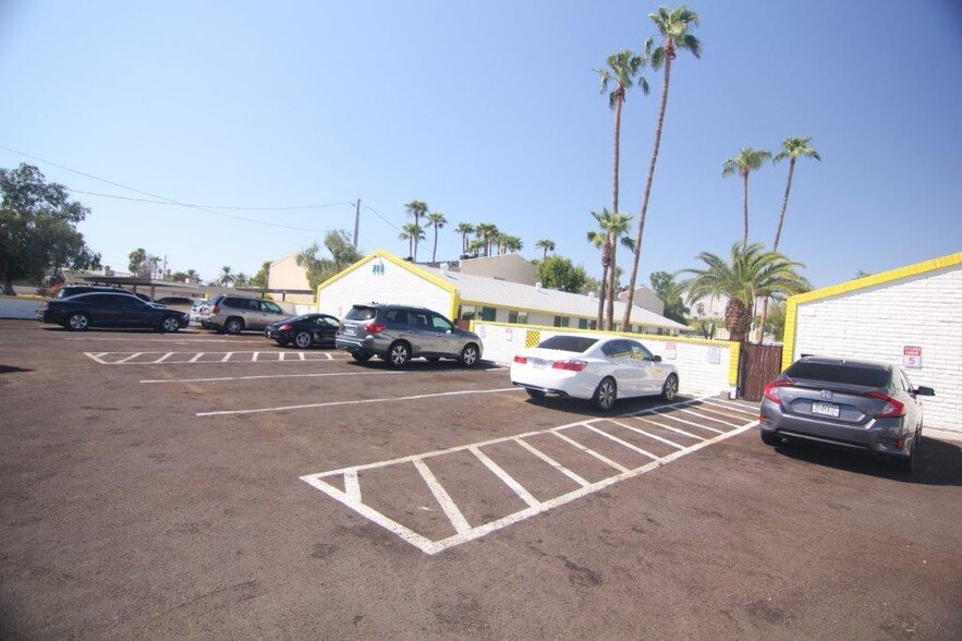 More Photos Of 718 W Hazelwood St, Phoenix Apartments For Sale