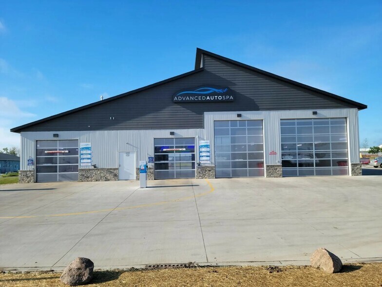 More Photos Of 810 Gateway Ln, Tea General Retail For Sale