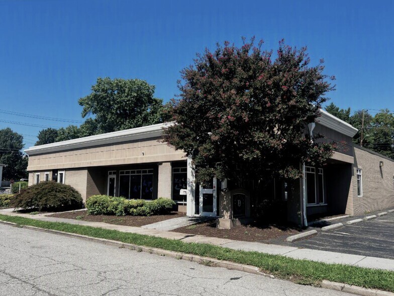More Photos Of 1225 Maple Ave SW, Roanoke Medical For Sale