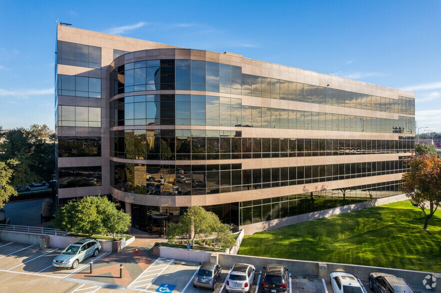 More Photos Of 1300 S University Dr, Fort Worth Office For Lease