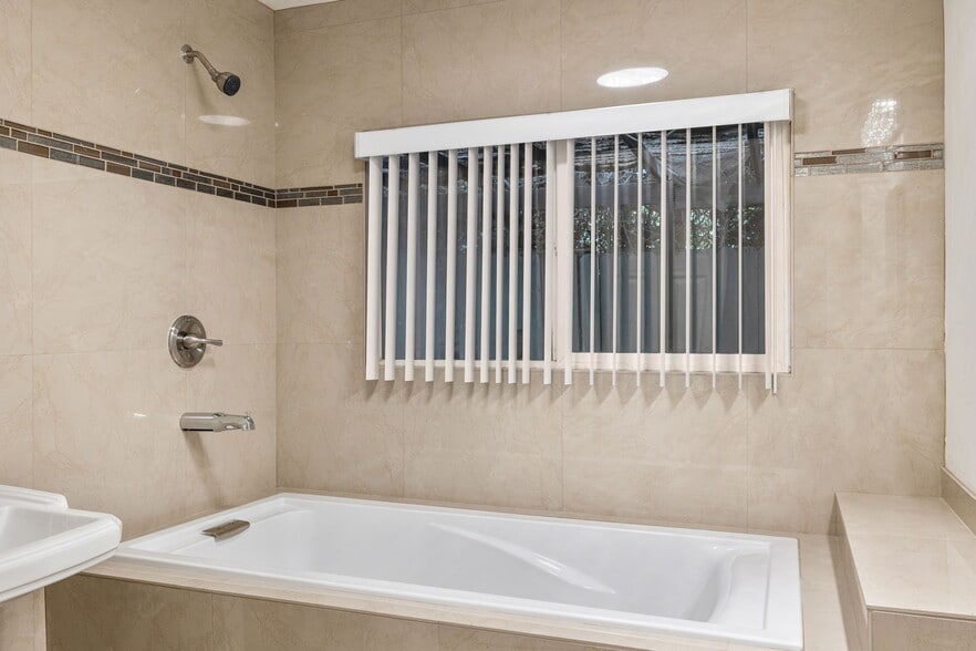 More Photos Of 1425 S Via Soledad, Palm Springs Apartments For Sale