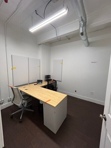 More Photos Of 122-126 18th St, Brooklyn Warehouse For Lease