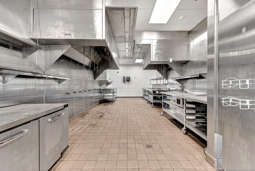 More Photos Of 4280 W Martin Luther King Blvd, Fayetteville Restaurant For Sale