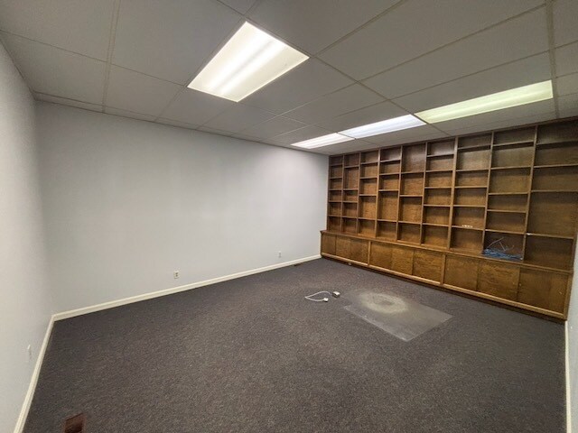 More Photos Of 309 Main St, Mount Vernon Office Residential For Sale