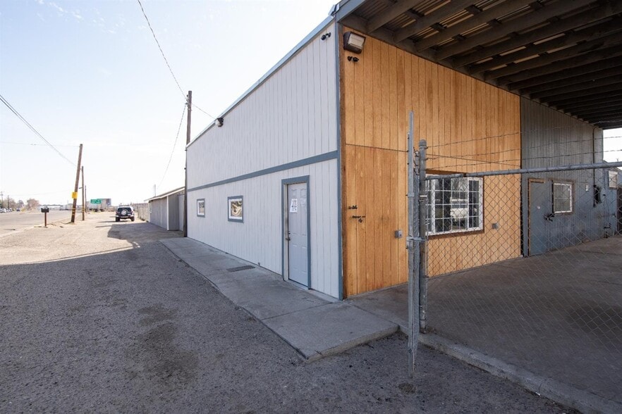 More Photos Of 1095 S 9th St, Modesto Auto Repair For Sale