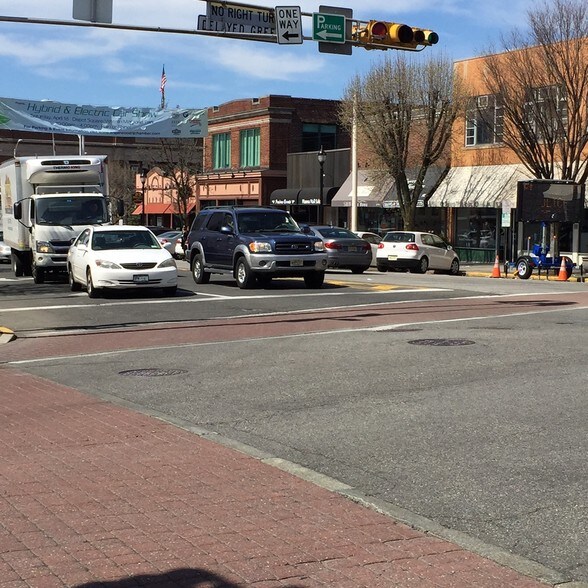 More Photos Of 5 E Palisade Ave, Englewood Storefront Retail Office For Lease
