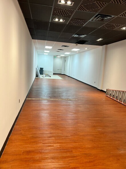 More Photos Of 2838-2868 Main St, Glastonbury Unknown For Lease