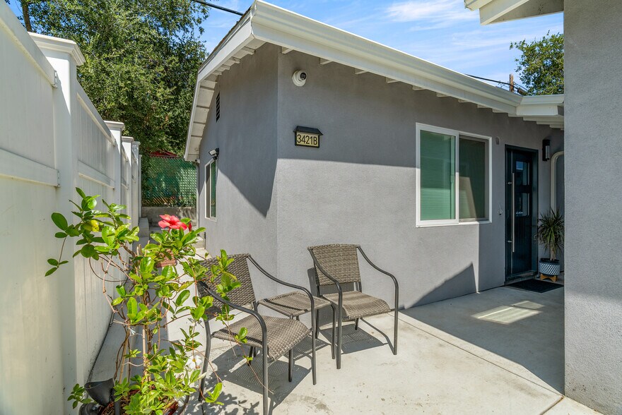 More Photos Of 3419 Montrose Ave, La Crescenta Multifamily For Sale