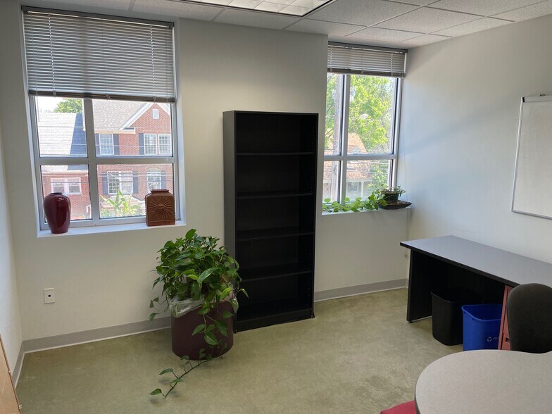 More Photos Of 804 Pershing Dr, Silver Spring Medical For Sale