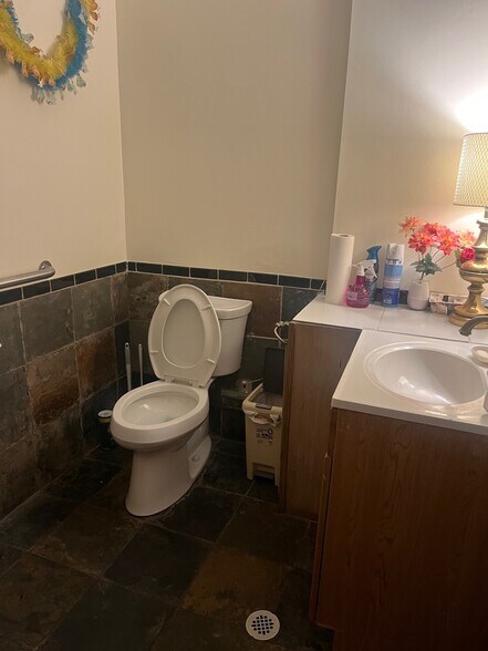 More Photos Of 2911-2941 E 3300 S, Salt Lake City Unknown For Lease