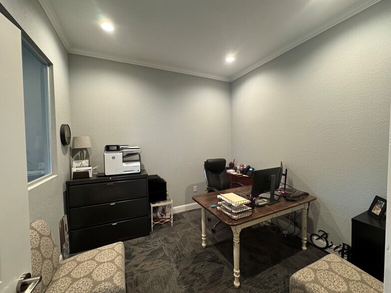 More Photos Of 15130 Badger Ranch Blvd, Woodway Medical For Lease