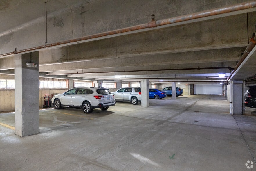 More Photos Of 725-775 N Waukegan Rd, Deerfield Unknown For Lease