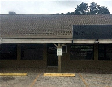 More Photos Of 418 Highway 90 W, Sealy Storefront For Sale