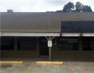 More Photos Of 418 Highway 90 W, Sealy Storefront For Lease