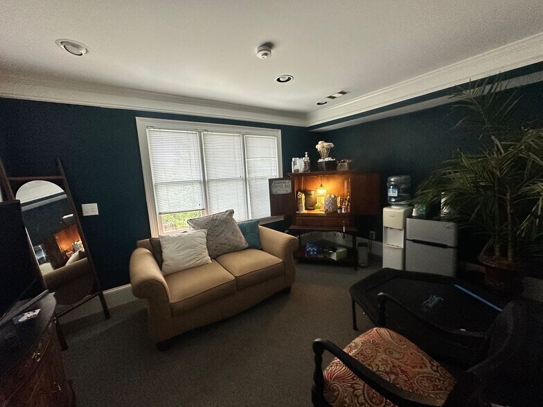 More Photos Of 5920 Odell St, Cumming Office For Sale